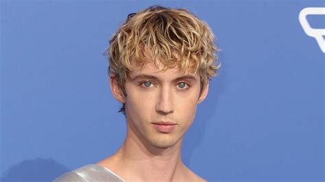 troye sivan thirst trap|Troye Sivan Shares Sweaty Thirst Trap and We Can Thank。